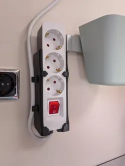 Universal-Steckdosenhalter mit Anleitung