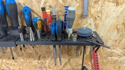Screwdriver type wall mount