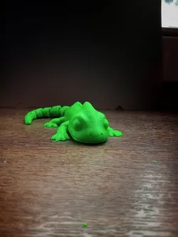Cute Gecko – Articulated Toy- free to sell
