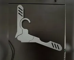 Foldable clothes hanger