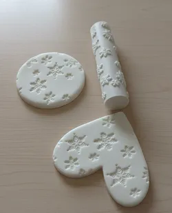 Snowflake shape pattern roller