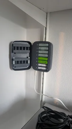 IKEA BOAXEL - IKEA CHARGER ( LITOSFÄR ) HANGER