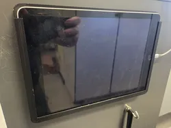 iPad (5th Gen) Horizontal Wall Mount (Magnets or Screws)