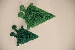 Christmas tree with Articulated legs