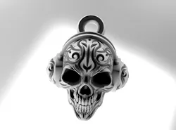 skull pattern pendant