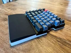 Keychron Q11 Keyboard and Wrist Rest Zero-Tilt Carriage