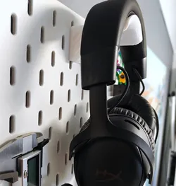Headphone Holder for Ikea Skadis Pegboard