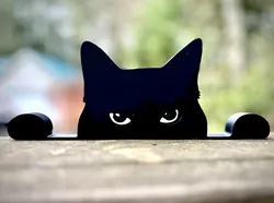 Peering Cat Silhouette (No Supports)