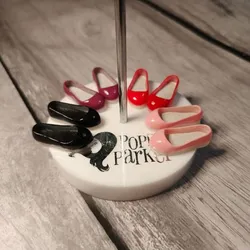 Flat-footed ballet flats for Poppy Parker's flat feet