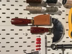 Skiving- and half moon leathercraft knifeholder for IKEA Skadis (SUMS)