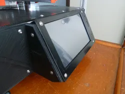PanelDue 7i enclosure for printing on small print-beds (OpenSCAD)