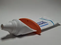 Simple Toothpaste Tube Squeezer