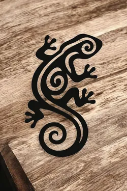Décoration murale – Salamandre tribale (épaisseur 5 mm)