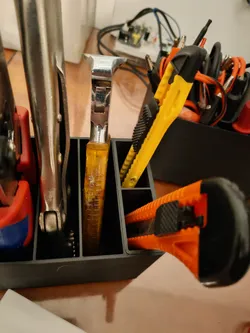 Divider by 2 for Gridfinity tool holder