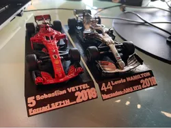 1:43 F1 diecast stands