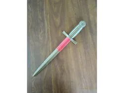 Collapsing Dagger Removable Blades