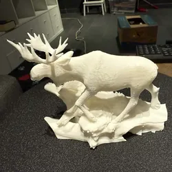 Home Decorations & Ornaments STL تنزيل - Moose standing on a fallen tree. - Creating_3d