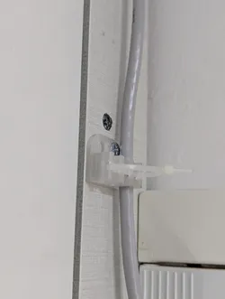 Eth cat6 cable wall-mount clip