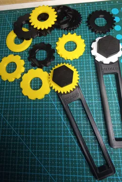 Cardboard tracing tool
