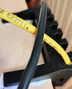Cable Holder (table)
