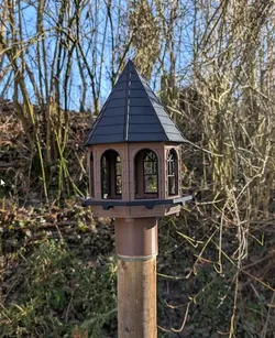 Classic bird feeder, octagonal house by Techro3D