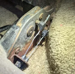 99-06 Tahoe 2nd Row Seat Cable Ends