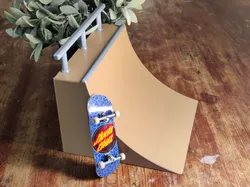 Fingerboard Quarter Pipe Ramp