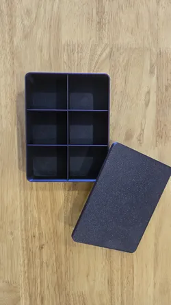Simple stackable box with lid