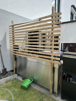 Universal Workbench to Wood Post Mount for Privacy Screen (40 mm)