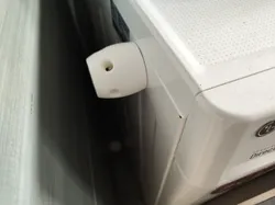 Shock absorber for washing machine - Tlumič nárazů pračky o zeď