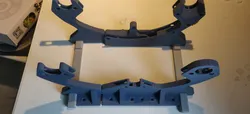 Short source cradle with screws for more stability
