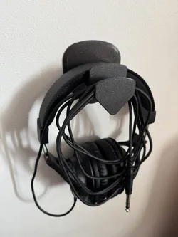 Headphone holder wall mount