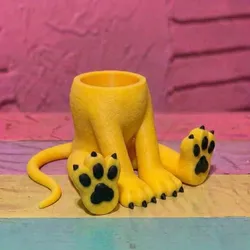 Pluto Sitting Vase: Low Poly Edition