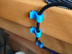 Simple cable clip