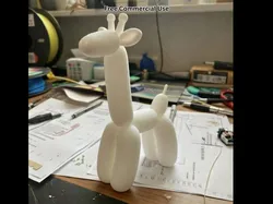 Balloon Giraffe Statue