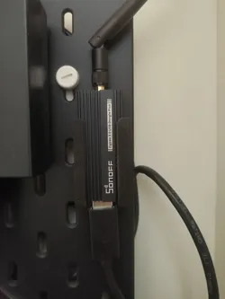 Sonoff Zigbee dongle Skadis holder