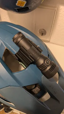 Lumintop B01 helmet mount (no screws)