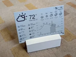 Stand for ESP32 e-Paper Weather Station