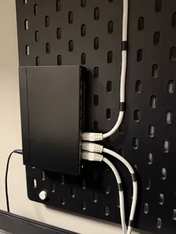tp-link TL-SG108S Network Switch SKADIS Holder