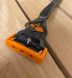 Razor cover for Gilette skinguard sensitive