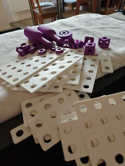 Construction Toy – Screws & Building Plates (Work in Progress)