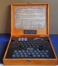 MÁQUINA ENIGMA MODELO Σ