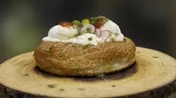 Poached egg bagel