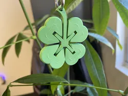 Flexi Articulating 4 Leaf Clover or Shamrock Keychain for St. Patrick's Day