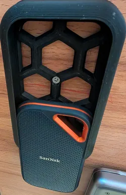 SanDisk Extreme PRO Portable SSD (SDSSDE81) - Desk / Wall screw mount