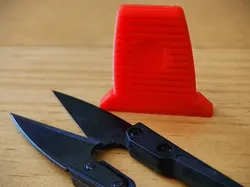Thread Snips Safety Cover – One-Handed Removal