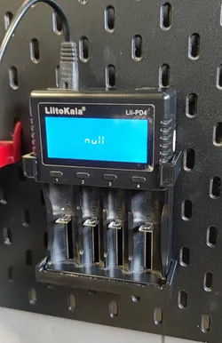 Litokala bettery charger 18650 holder skadis