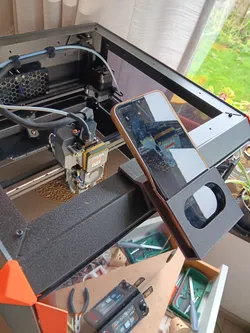 Prusa core one deksel smartphone houder,  Prusa core one cover smartphone holder. Funda para teléfono inteligente Prusa Core One