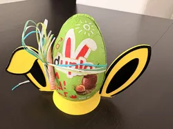 chocolate egg display stand