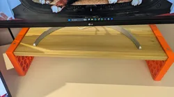 Monitor Riser remixed for M4 screws